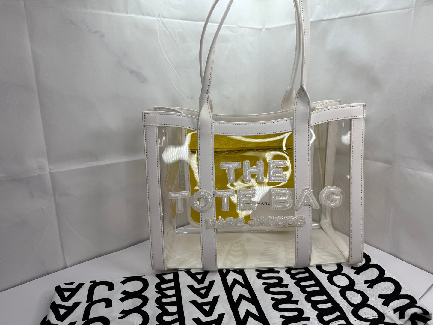 MARC JACOBS- The Tote Bag Medium