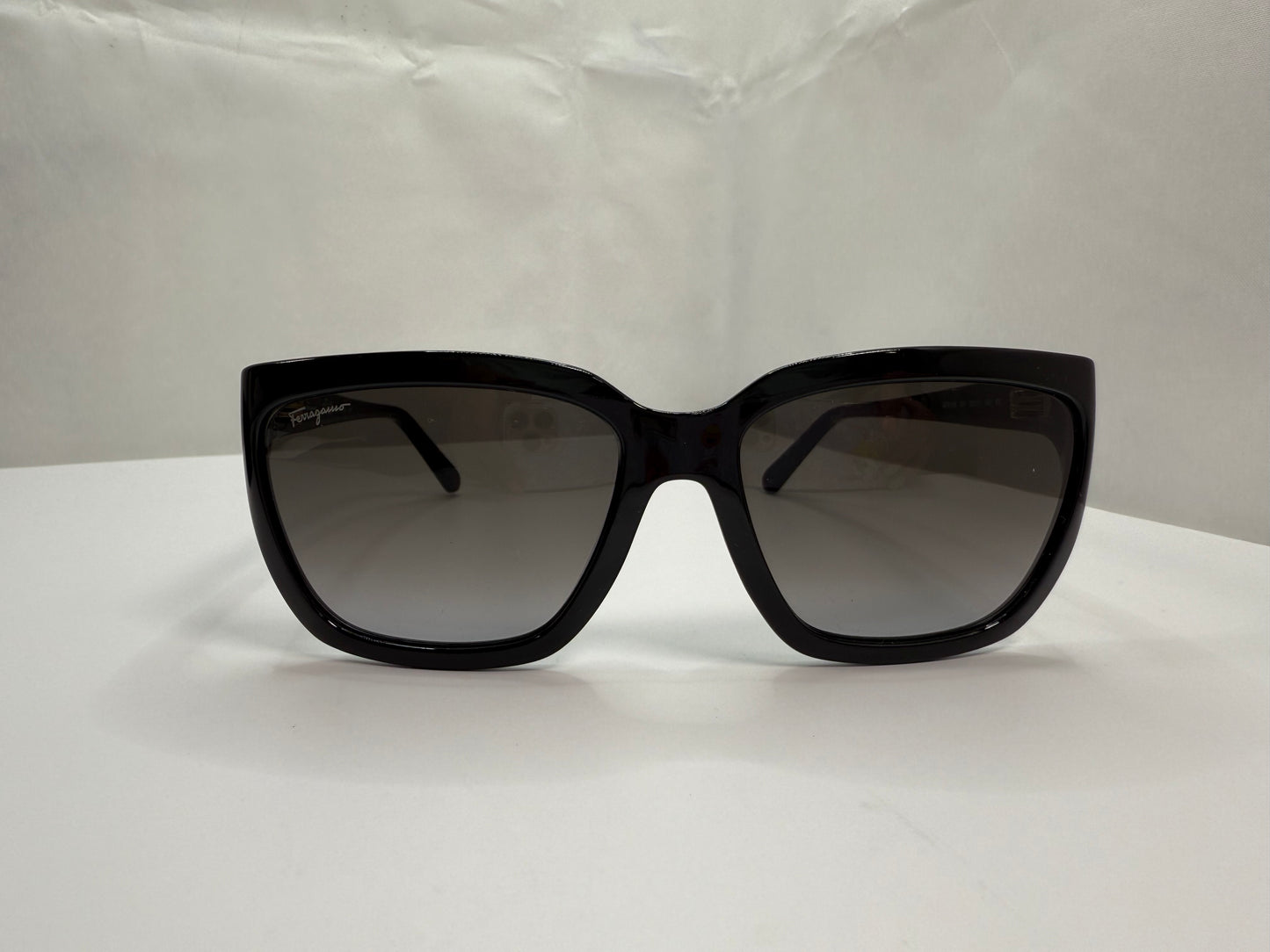FERRAGAMO Sunglasses