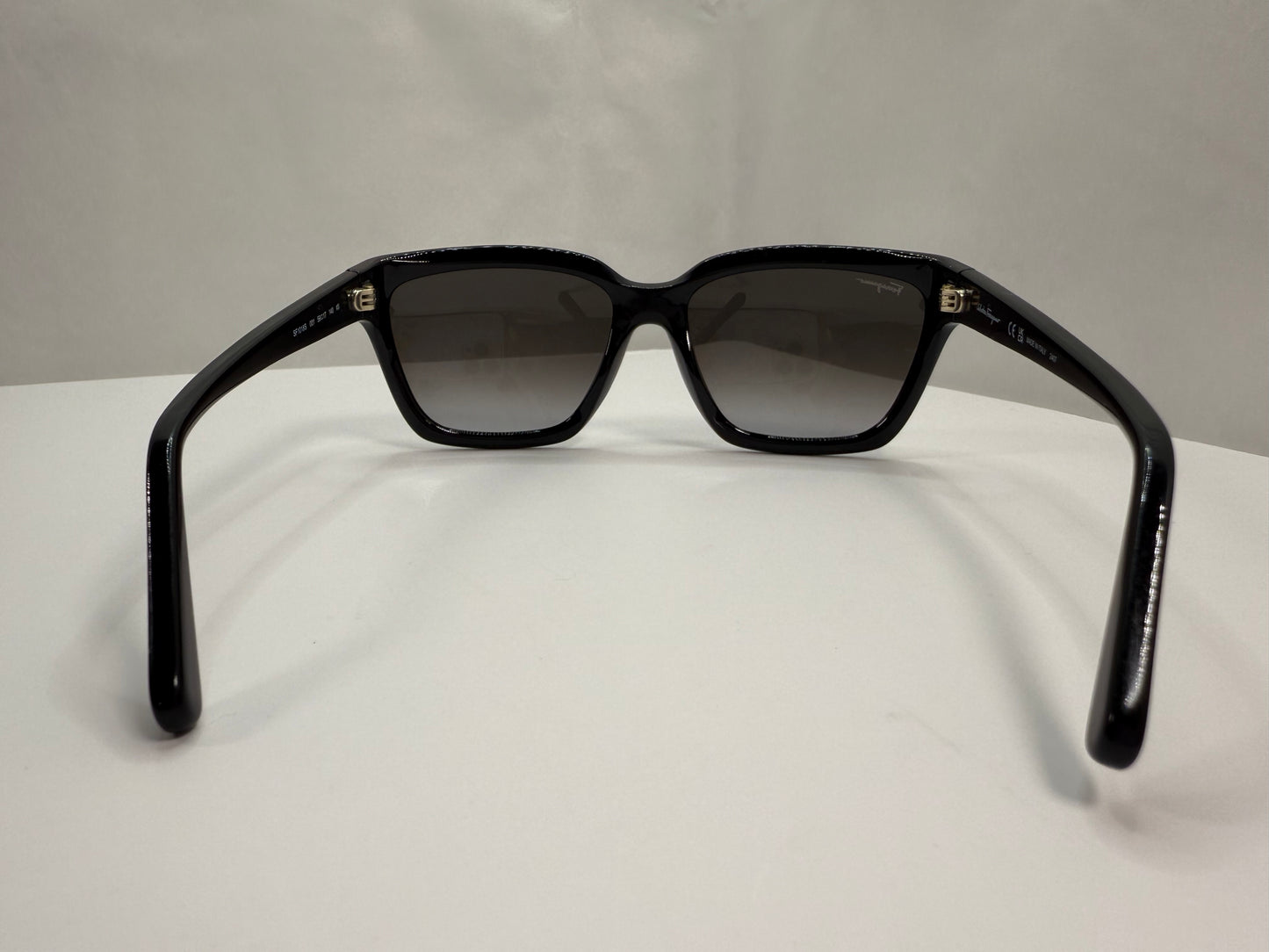 FERRAGAMO Sunglasses