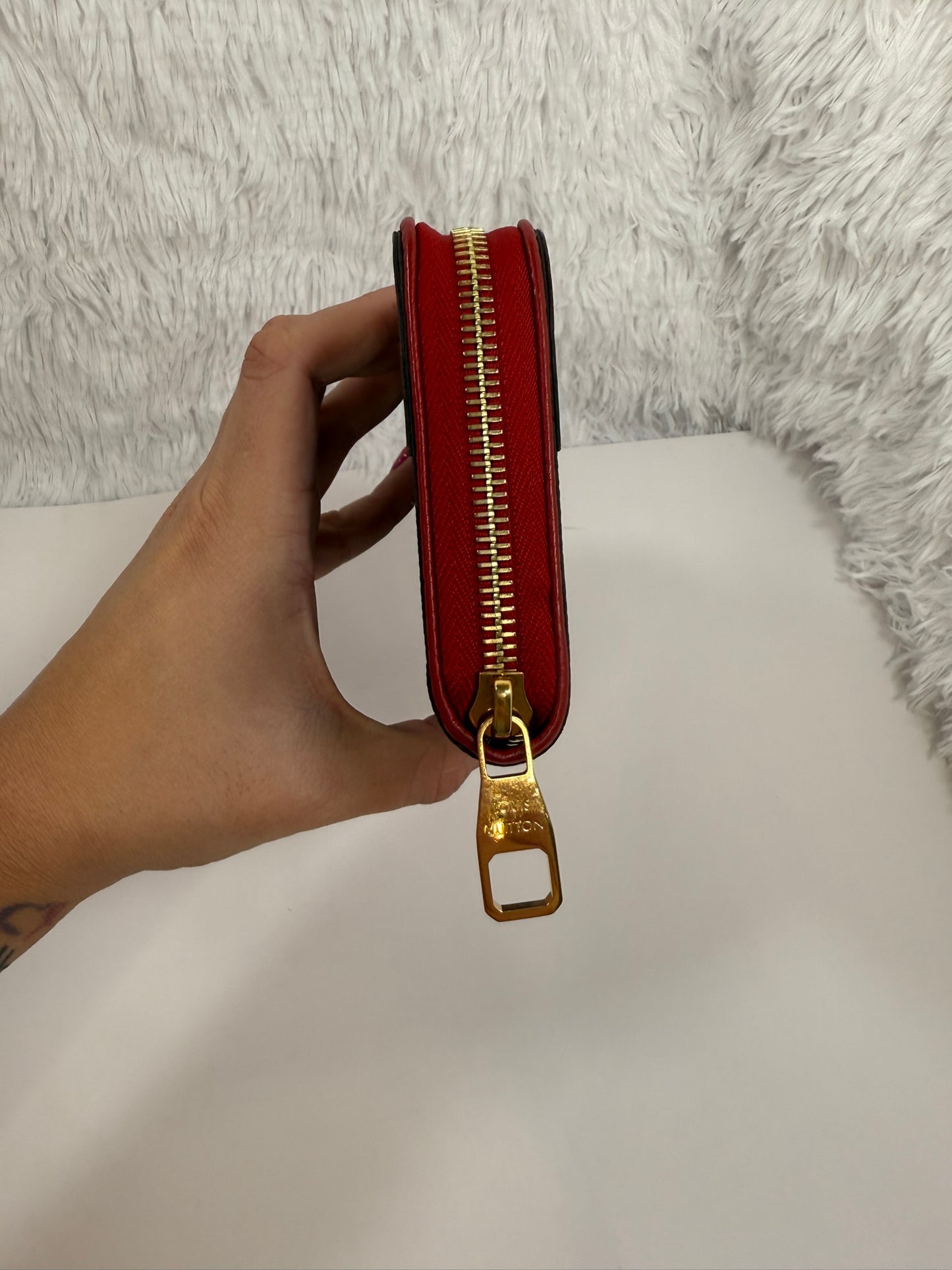 LOUIS VUITTON Retiro Zip Around Wallet