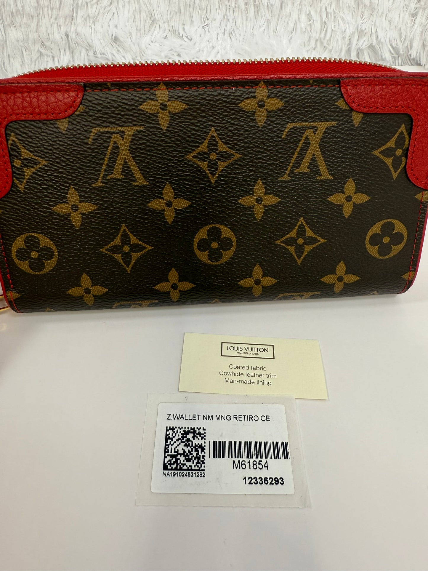 LOUIS VUITTON Retiro Zip Around Wallet