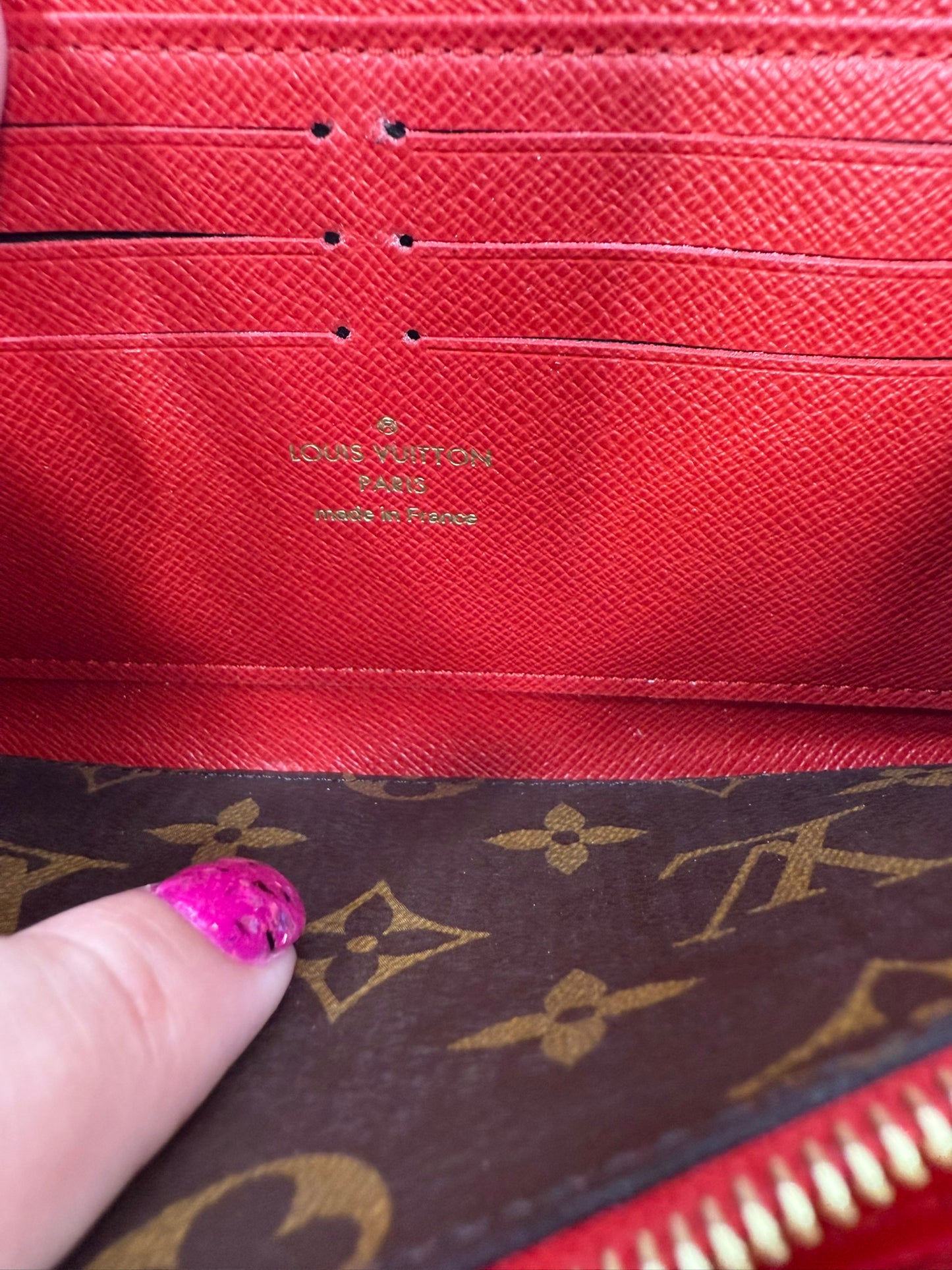 LOUIS VUITTON Retiro Zip Around Wallet