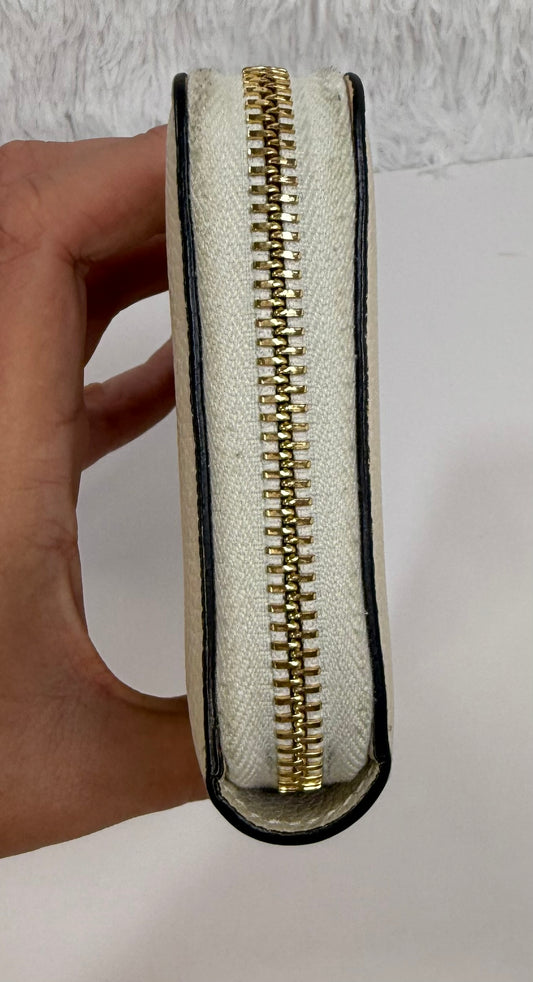 GUCCI Calfskin Zumi Zip Around Wallet