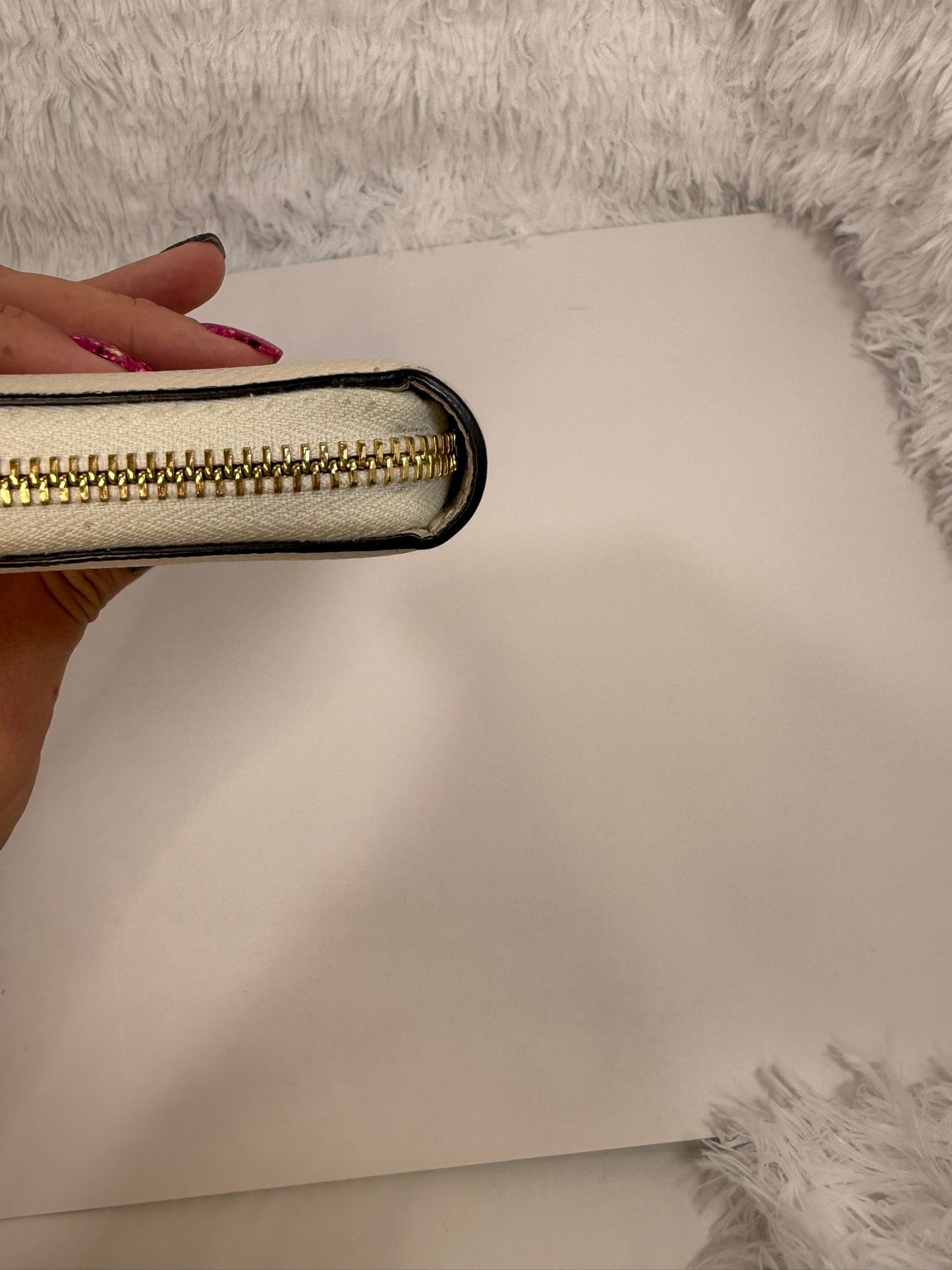 GUCCI Calfskin Zumi Zip Around Wallet