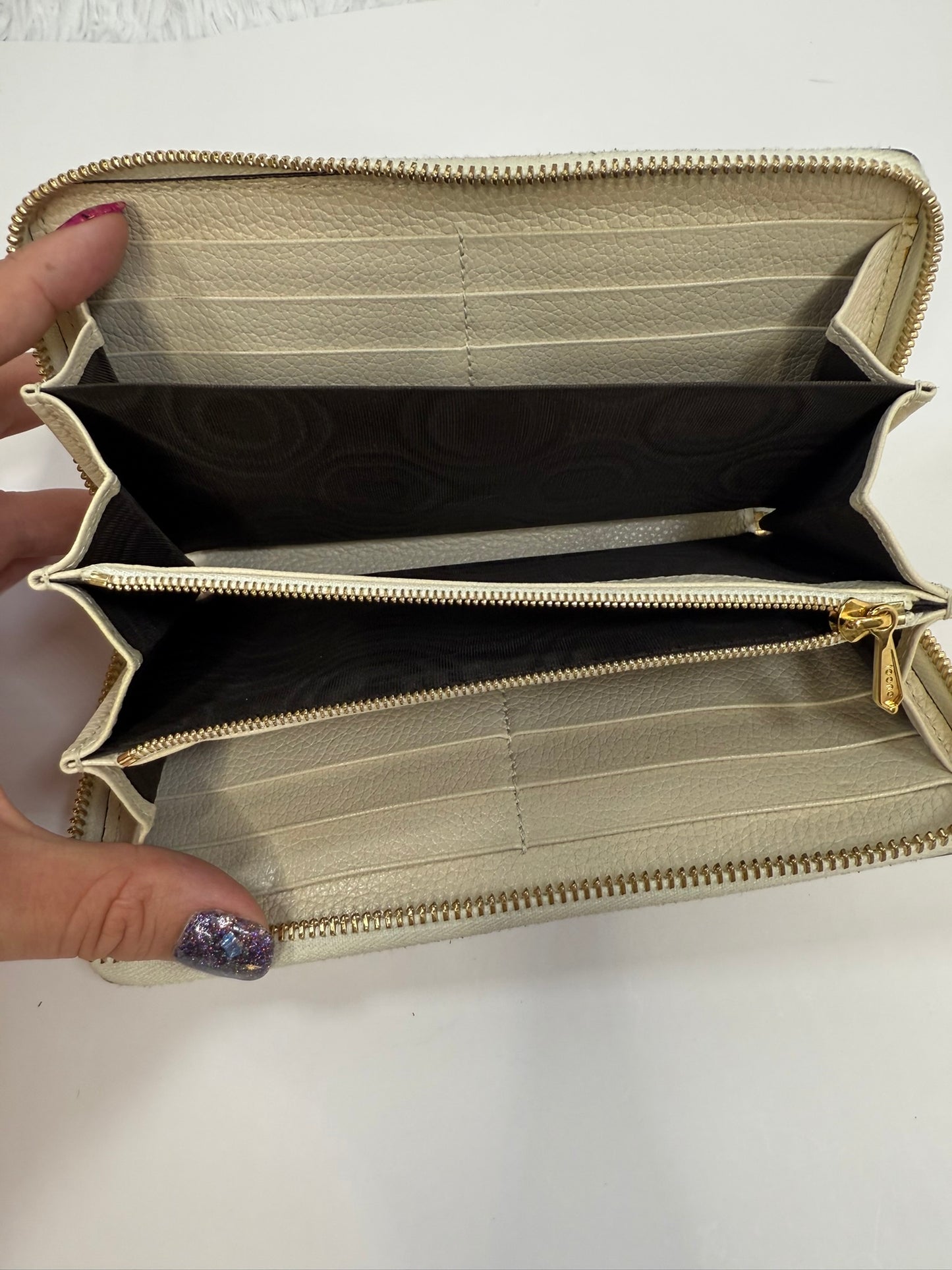 GUCCI Calfskin Zumi Zip Around Wallet