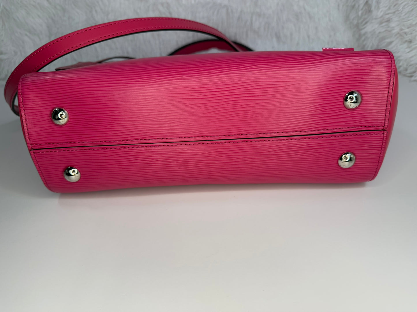 LOUIS VUITTON Cluny MM Epi Hot Pink