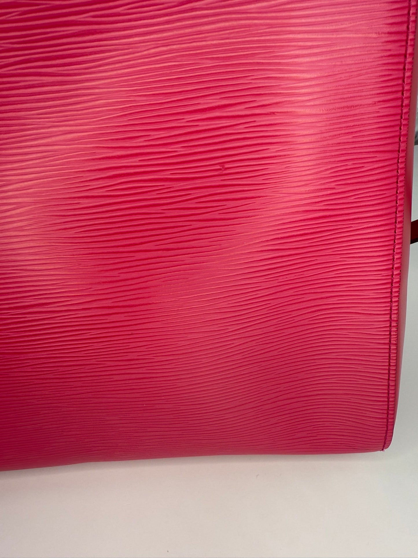LOUIS VUITTON Cluny MM Epi Hot Pink