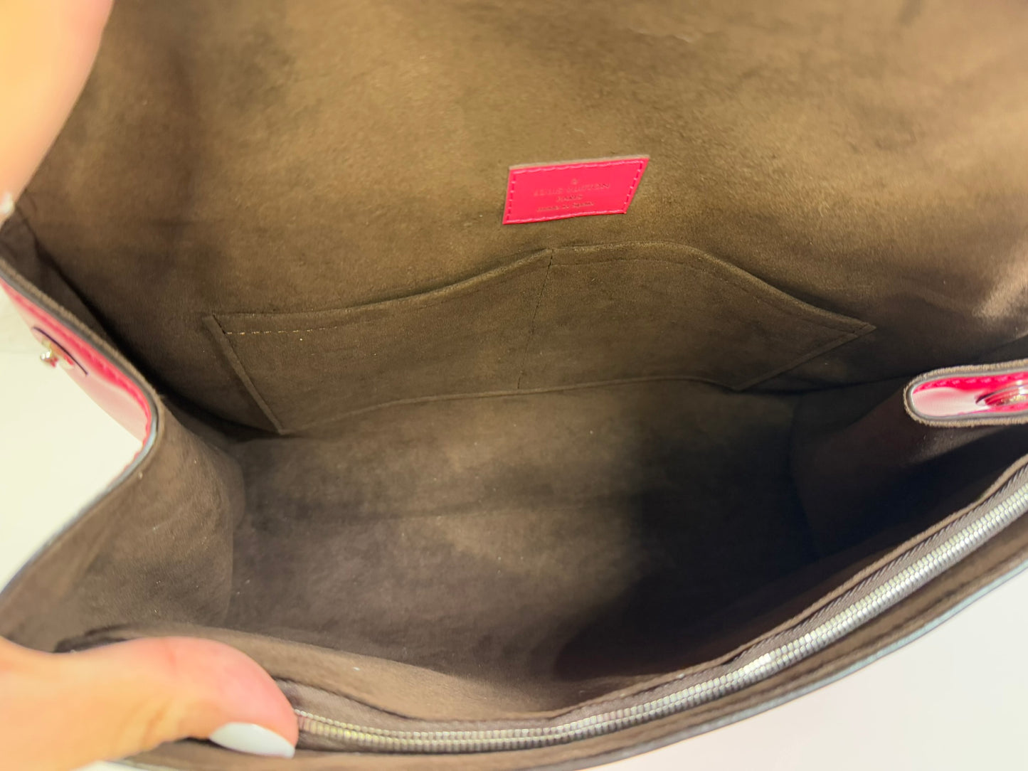 LOUIS VUITTON Cluny MM Epi Hot Pink