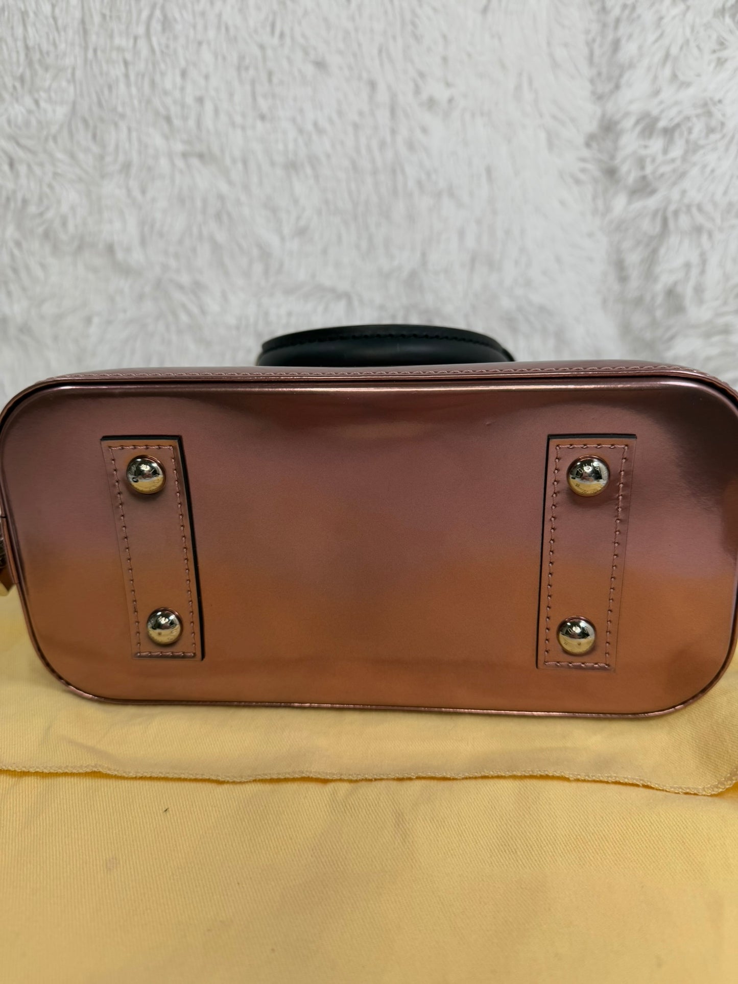 LOUIS VUITTON Alma BB Rose Cuivre (2017)