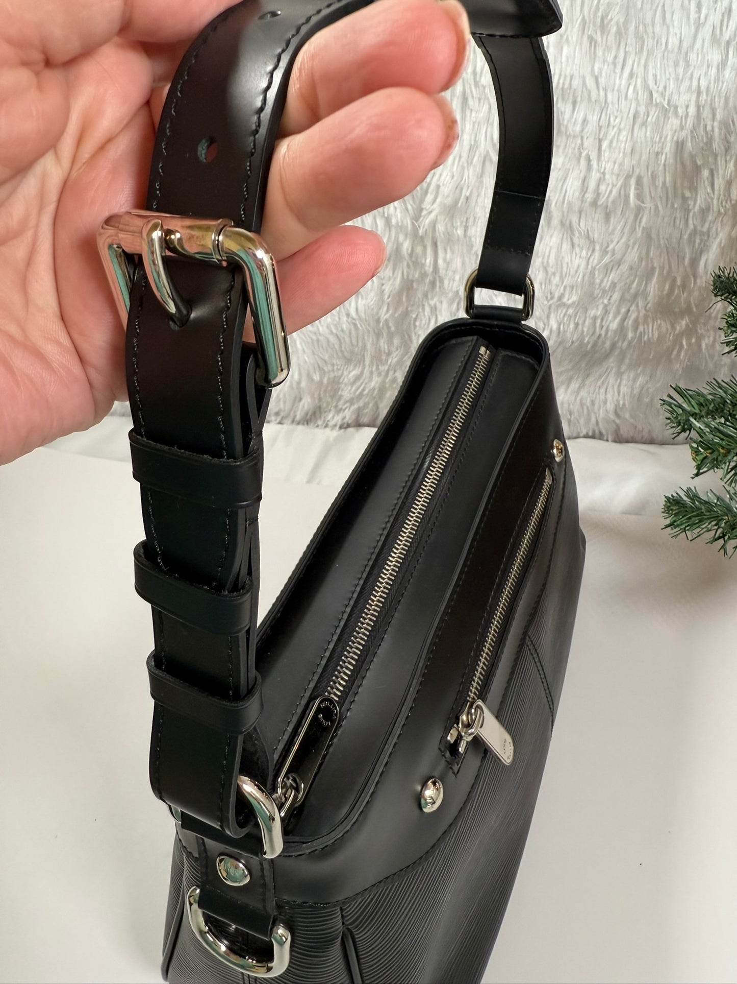 LOUIS VUITTON Turenne Epi Shoulder Bag