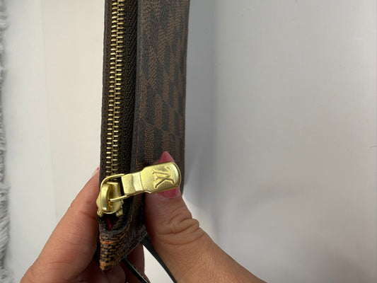 LOUIS VUITTON Neverful Pouch Damier Ebene