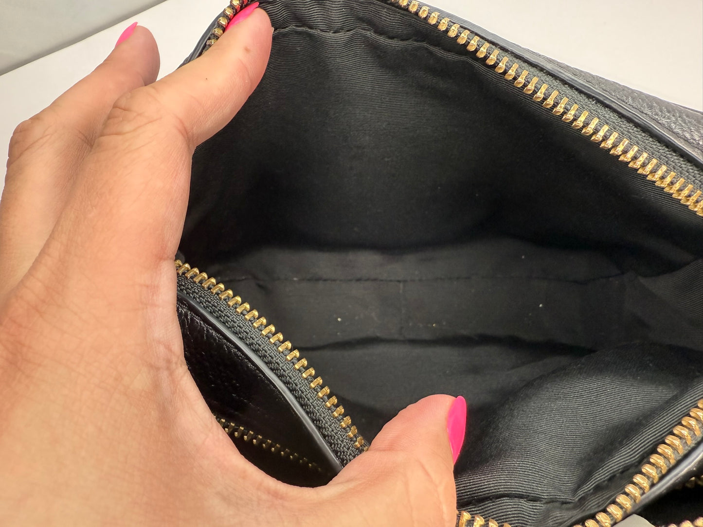 MARC JACOBS The Softshot 21 Leather Crossbody