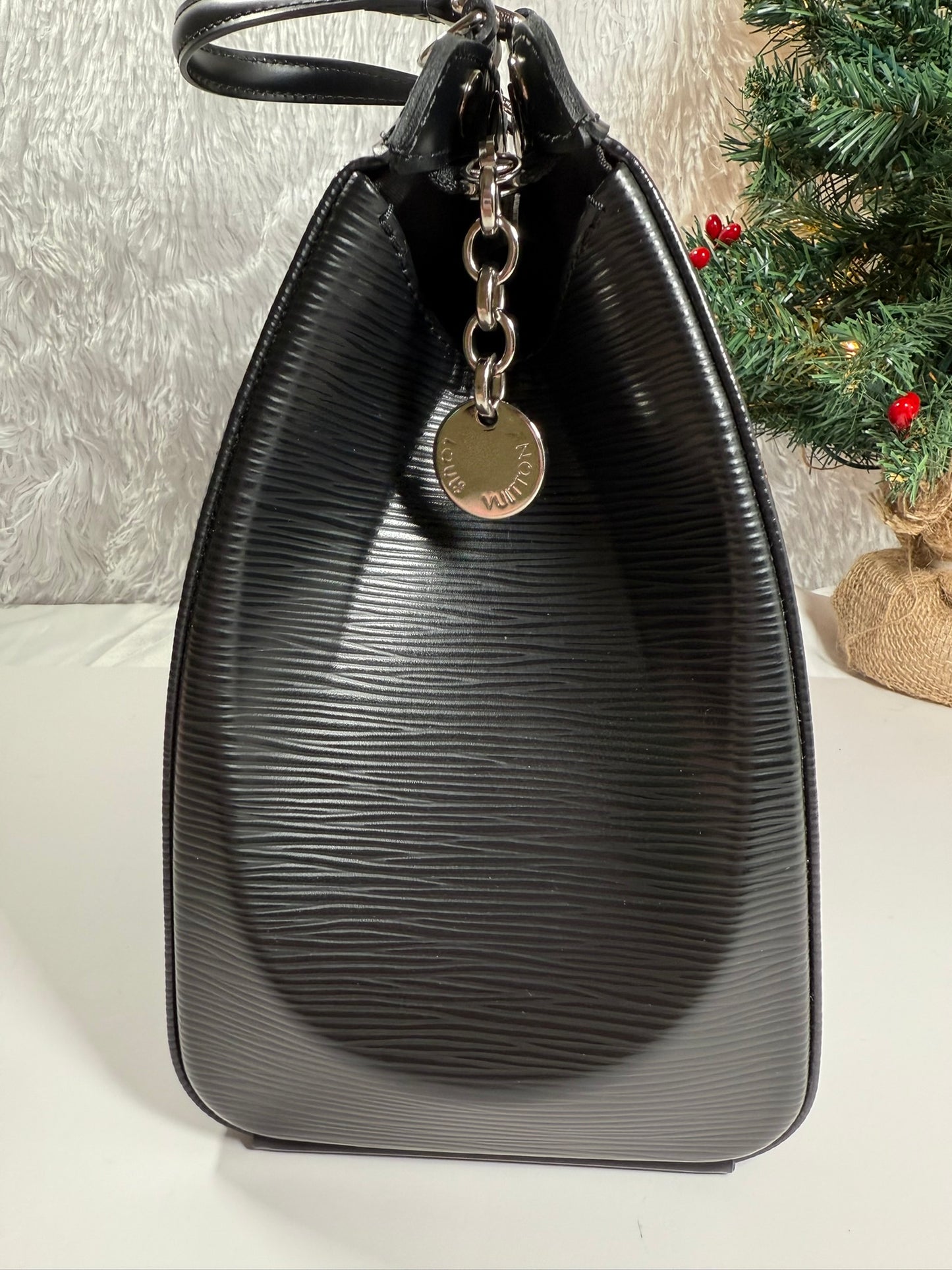 LOUIS VUITTON Brea EPI Black